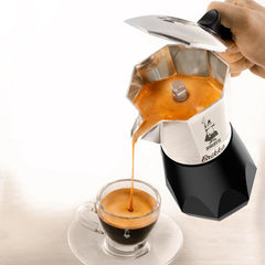 Bialetti Brikka 2 Cup pouring coffee