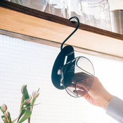 Hanging the Hario Mugen One Pour Dripper 02 size transparent black up to dry