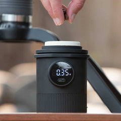 Flair Weigh Cup with hand