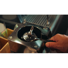 Kaffee Klar T1 Automatic Portafilter Cleaner with portafilter
