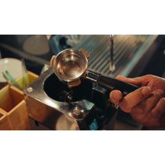 Kaffee Klar T1 Automatic Portafilter Cleaner with clean portafilter